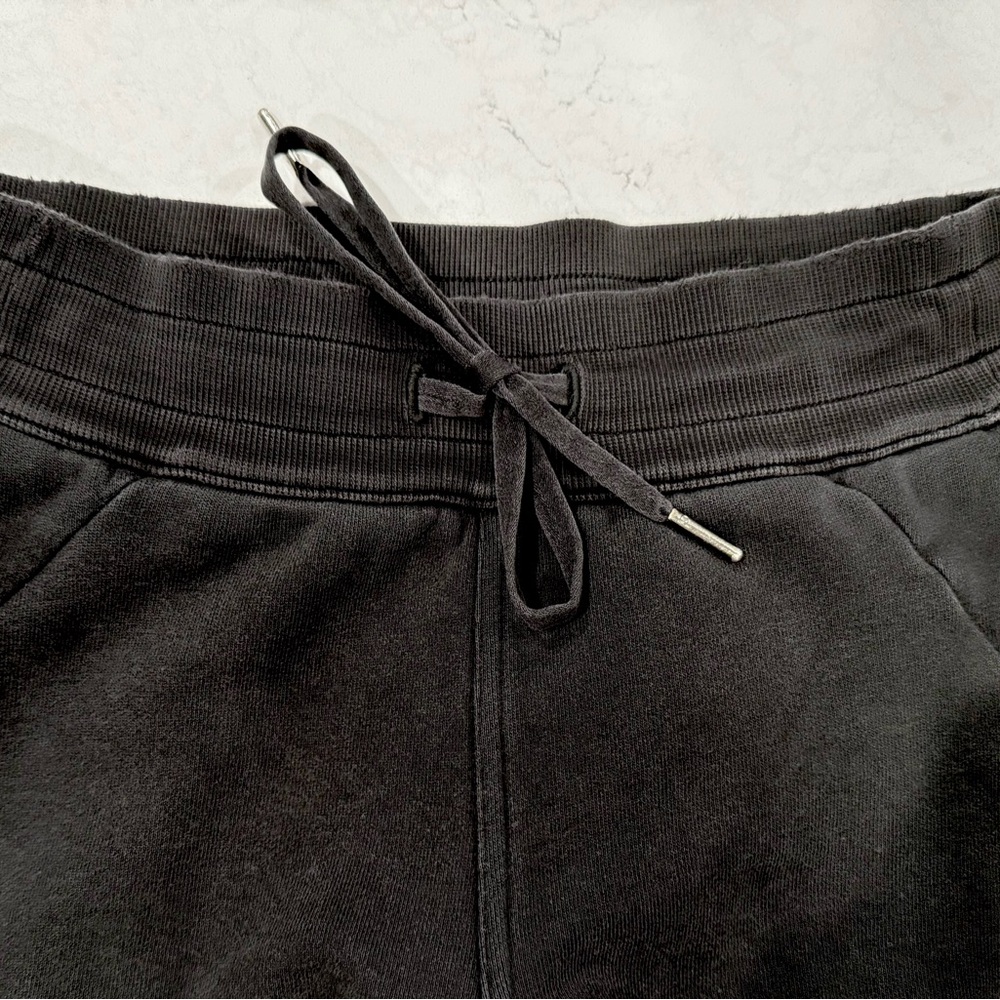 Lululemon Women’s Scuba Black Jogger Pants - Picture 6 of 7